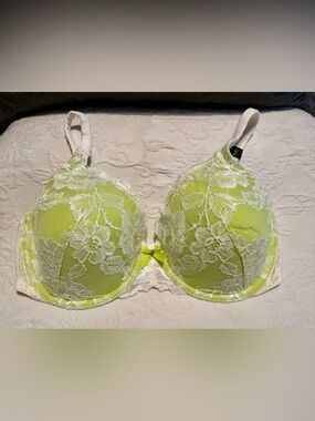 Victorias Secret 34DD Lace Overlay Underwire Bra in Lime Green
